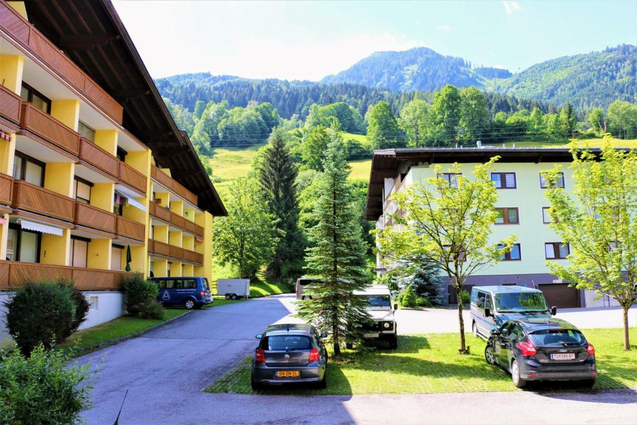 Green Wall Apartment Kaprun Esterno foto